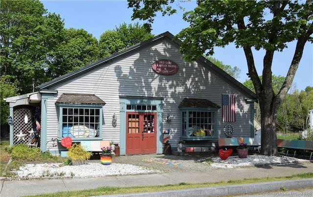 34 Lyme St, Old Lyme, CT 06371 - view of front facade