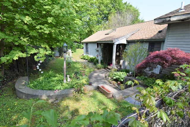 34 Lyme St, Old Lyme, CT 06371 - view of yard