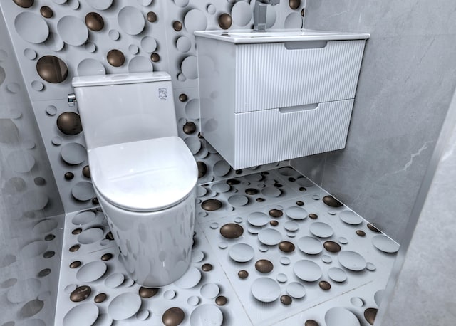 702 King St, Stratford, CT 06614 - bathroom featuring toilet