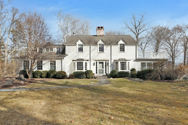 view of front of property with a front yard