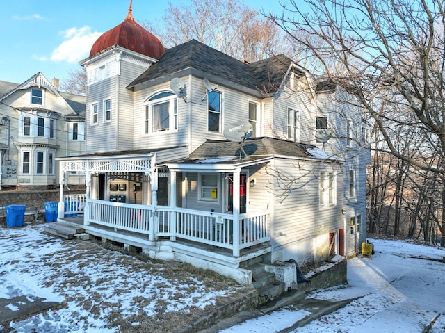 view of front of house featuring a porch