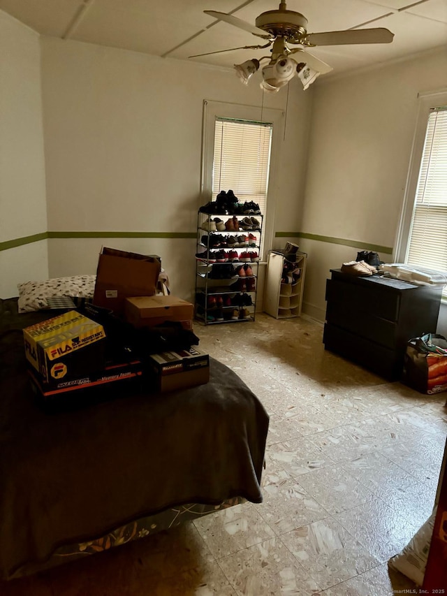 bedroom with ceiling fan