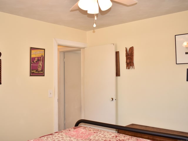 bedroom featuring ceiling fan