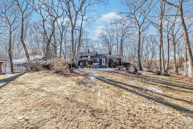 view of front of property with a front yard