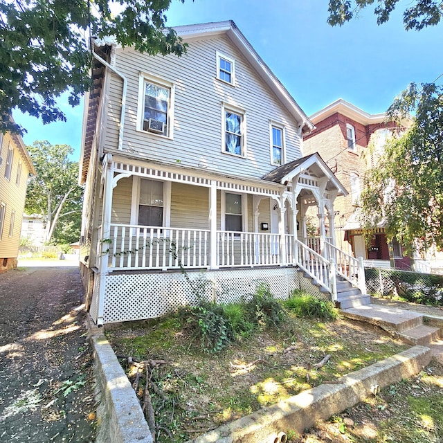 view of front facade featuring covered porch