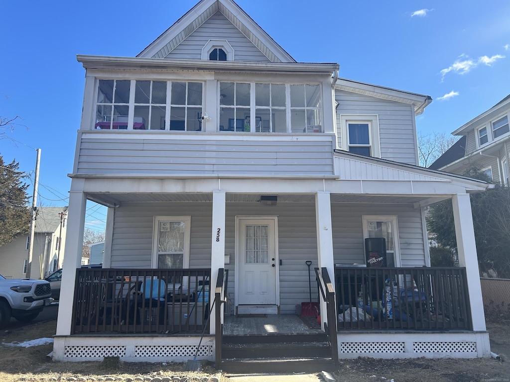 view of front of property featuring a porch