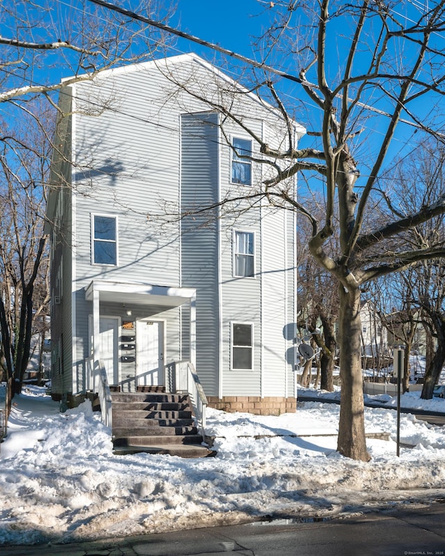 view of front property