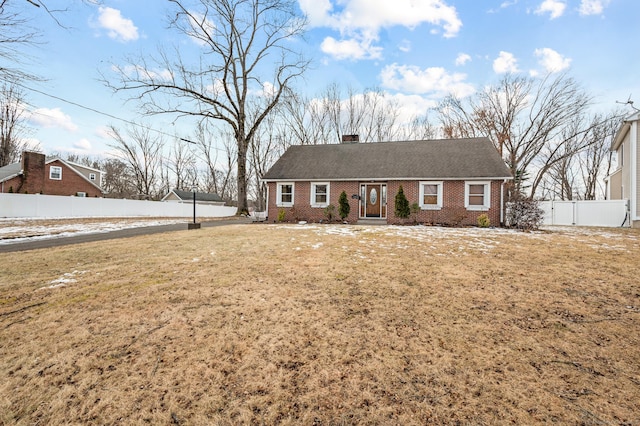 view of front of house with a front yard