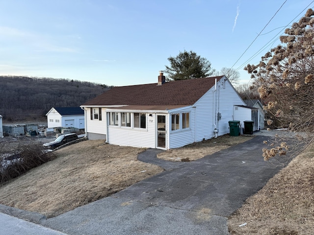 view of front of property