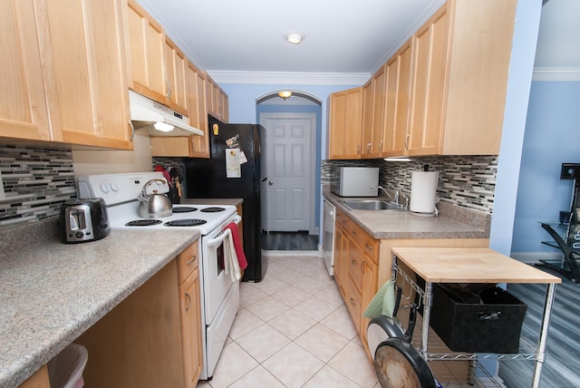 kitchen with sink, ornamental molding, light tile patterned floors, light brown cabinets, and white appliances