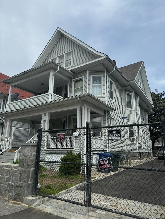 view of front of property featuring a porch