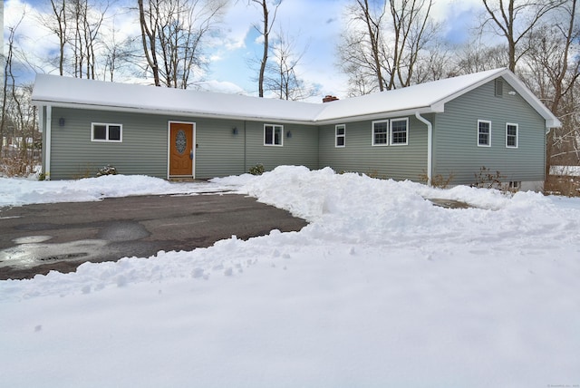 view of front of property