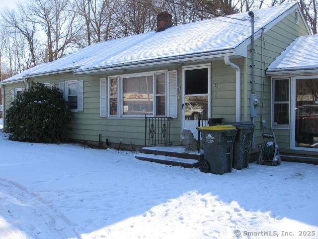 view of front of property