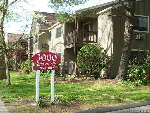 exterior space featuring a yard