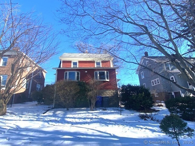 view of front property