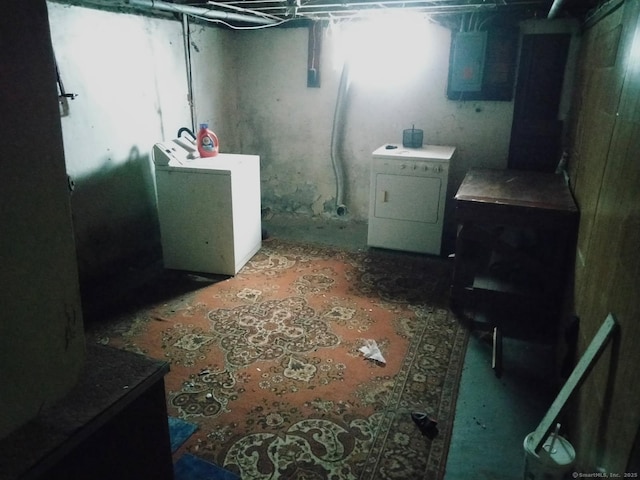 basement featuring washer / dryer