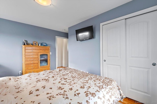 bedroom featuring a closet