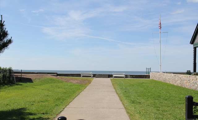 view of yard featuring a water view