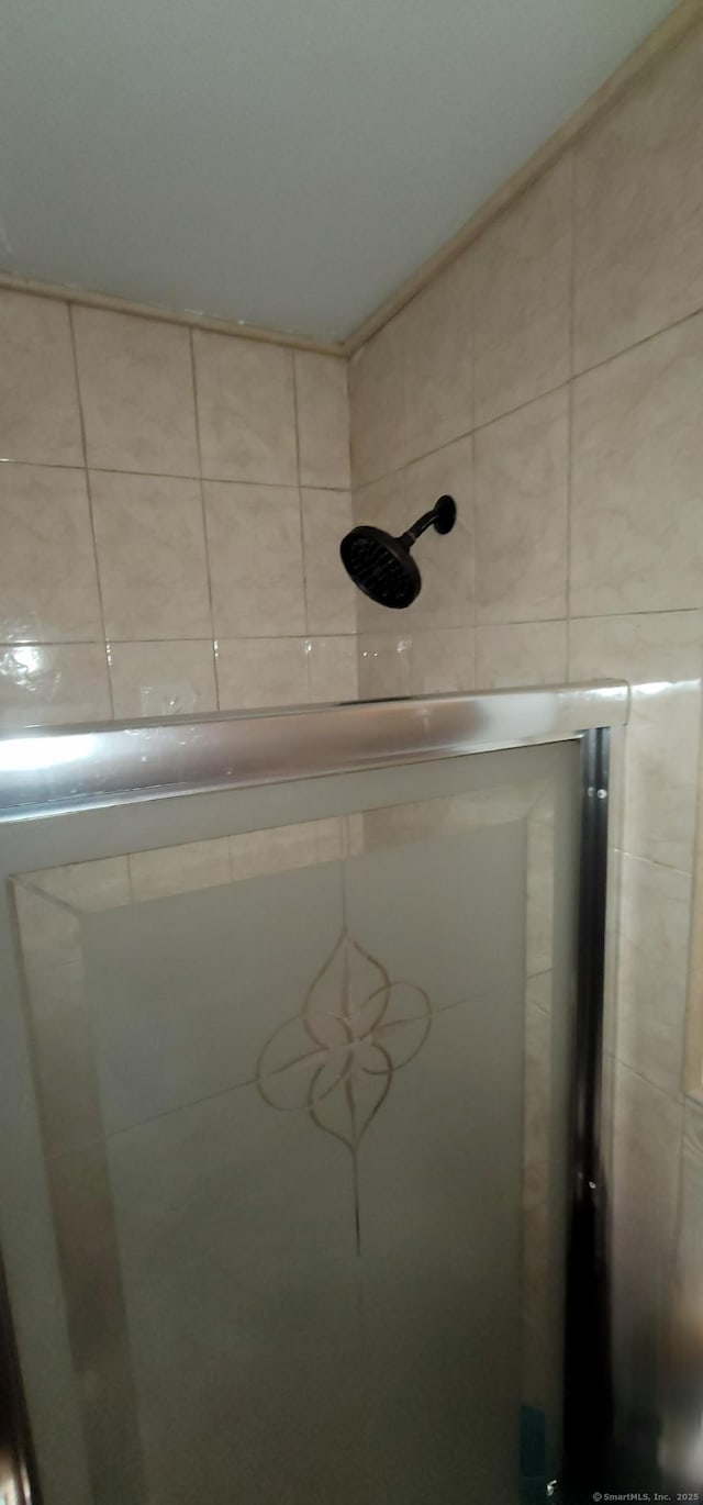 room details with walk in shower