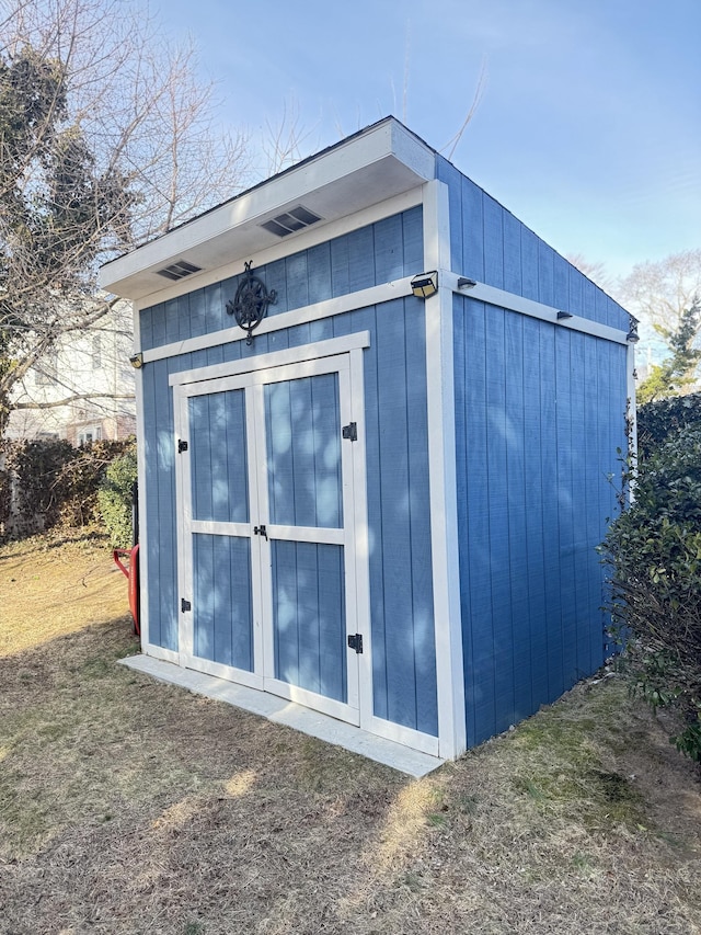 view of outbuilding