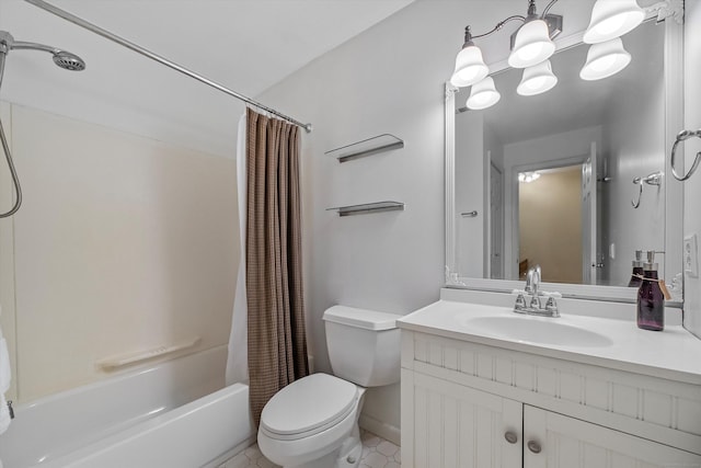 full bathroom with shower / bath combination with curtain, toilet, an inviting chandelier, vanity, and baseboards