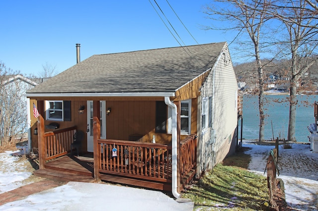 view of front facade with covered porch