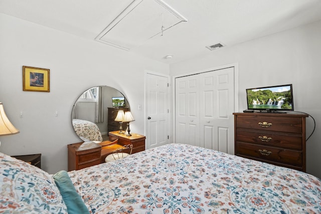 bedroom with a closet