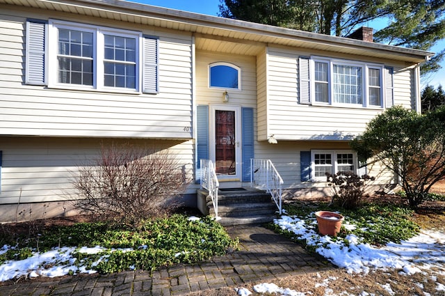 view of front of property