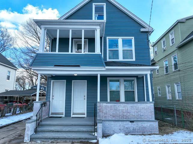 view of front of home featuring a porch