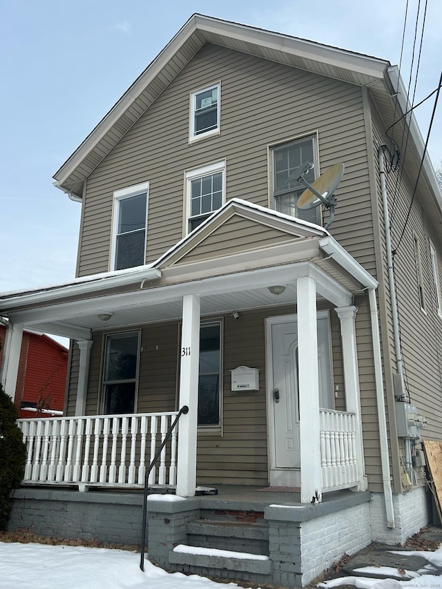 view of front facade featuring covered porch