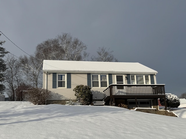 view of front facade featuring a deck