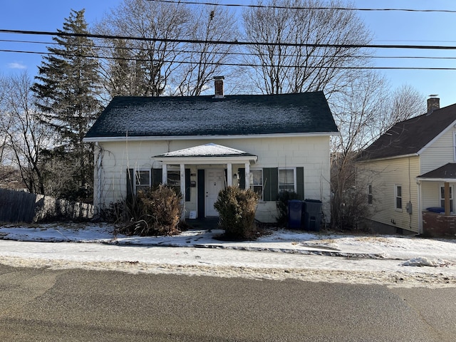 view of front of property