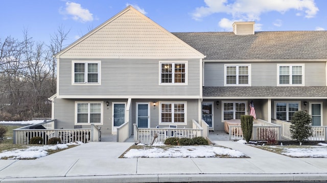 view of front of property featuring a porch