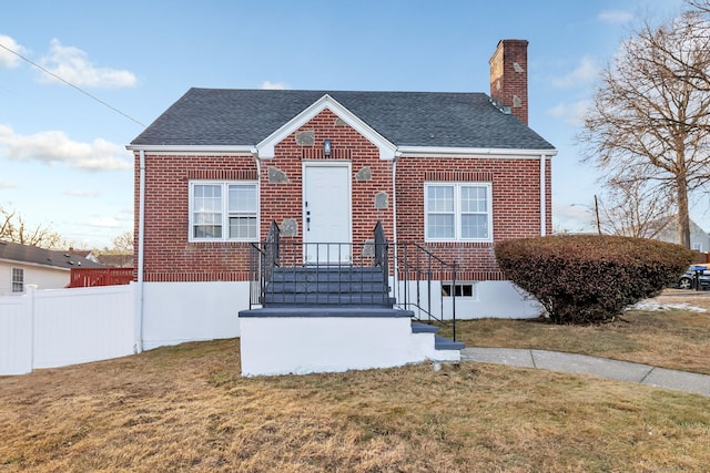 view of front of house featuring a front yard