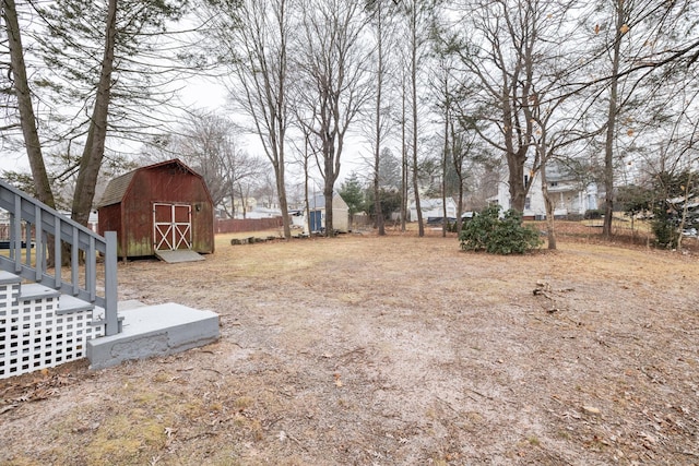 view of yard with a shed