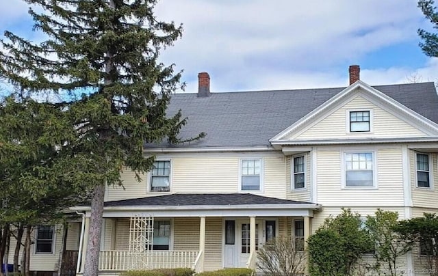 view of front facade with a porch