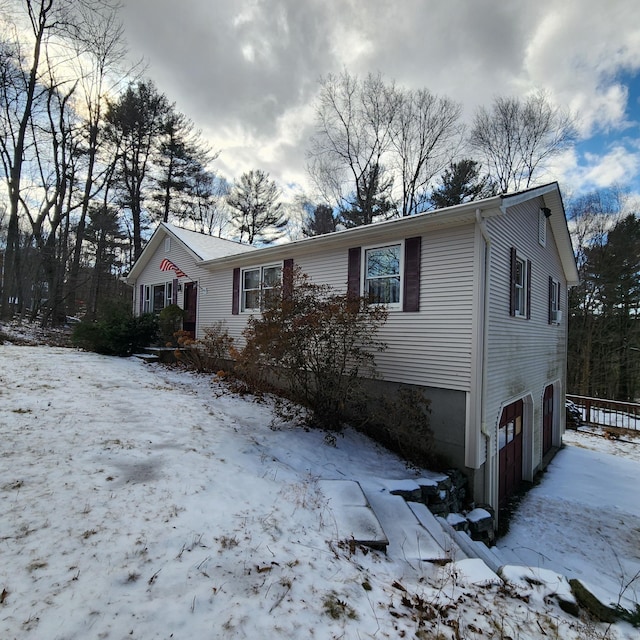 view of front of house featuring a garage