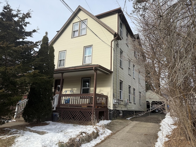 view of front facade with covered porch