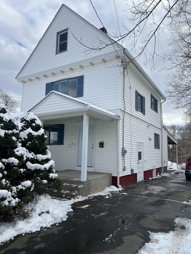 view of front of house with covered porch