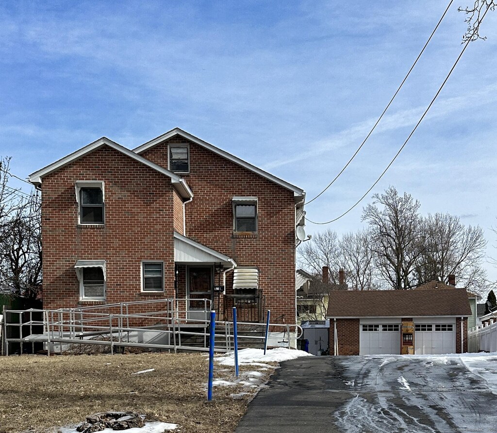 182 Arnoldale Rd, West Hartford, CT 06119 - view of property featuring a garage