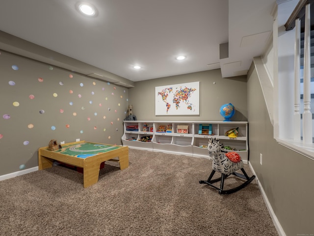 recreation room with recessed lighting, carpet flooring, and baseboards