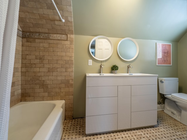 full bath featuring shower / bathtub combination with curtain, vaulted ceiling, vanity, and toilet