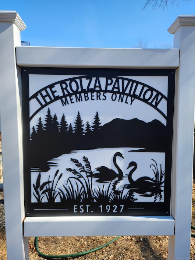view of community / neighborhood sign