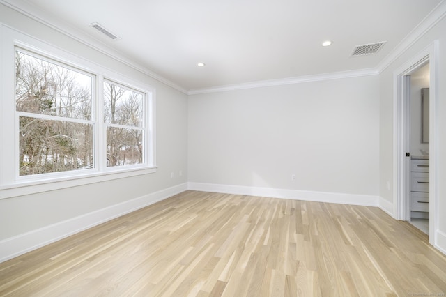 40 Hoyclo Rd, Stamford, CT 06903 - unfurnished room featuring light wood-style flooring, visible vents, baseboards, and ornamental molding