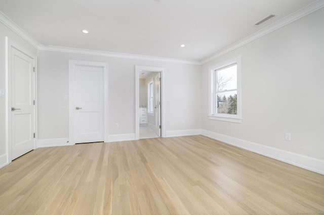 40 Hoyclo Rd, Stamford, CT 06903 - unfurnished bedroom with light wood-style flooring, visible vents, baseboards, and ornamental molding