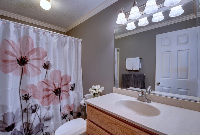 full bathroom featuring toilet, ornamental molding, a textured ceiling, a shower with shower curtain, and vanity