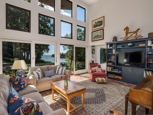 48 Andrews Rd, Guilford, CT 06437 - living area with a high ceiling