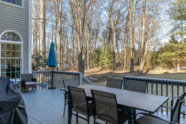 deck featuring outdoor dining space