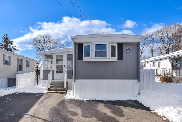 view of manufactured / mobile home