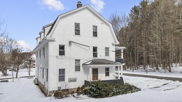 view of front of property featuring a porch